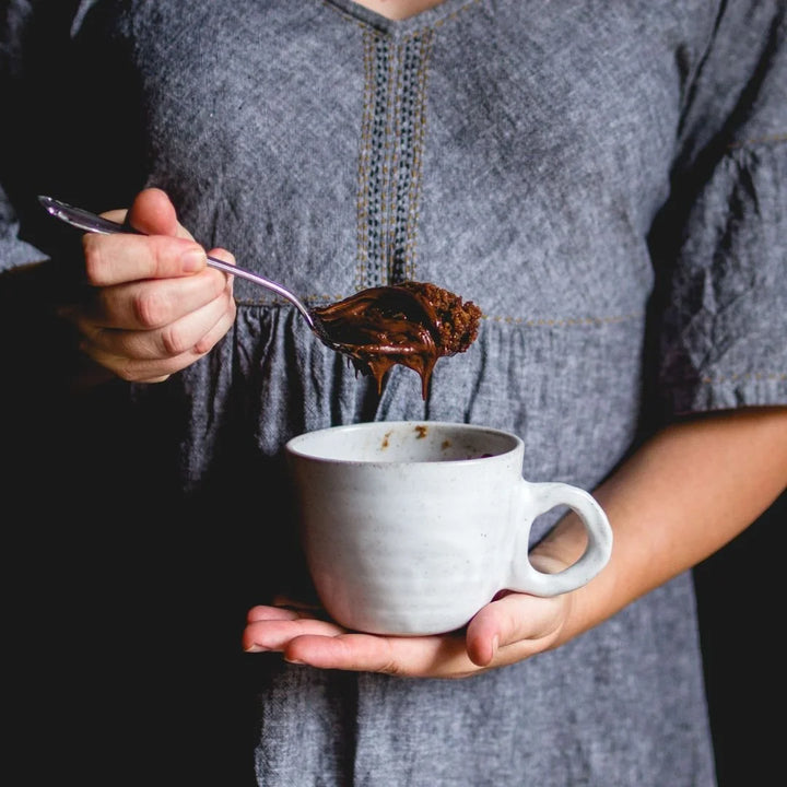 Flamingo Gift Bag with 1 Mud Cake in a mug + a cute spoon