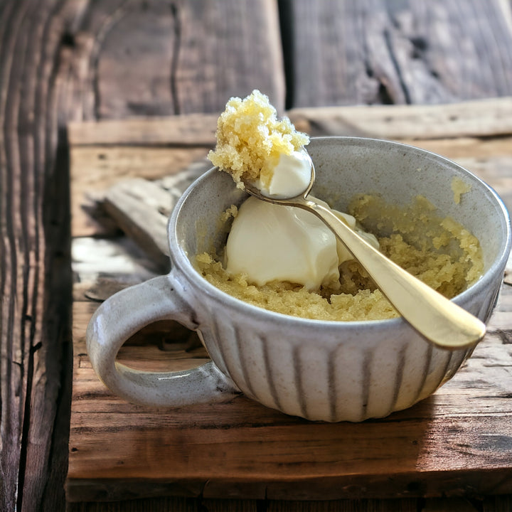 White Chocolate Mud Cake in a Mug 80g