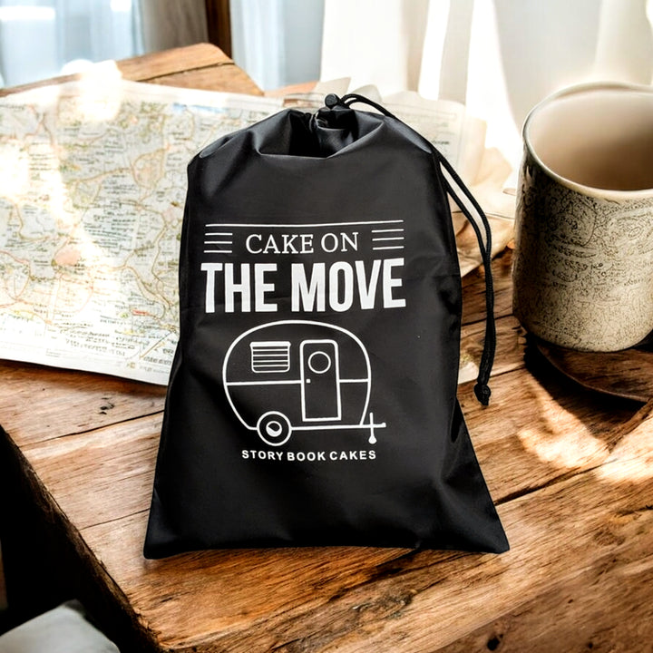 Cake On The Move - Reusable gift bag with 10 x Mud Cake in a mugs