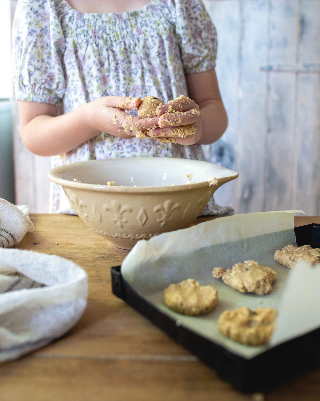 Gift Set Chocolate Chip Cookie Mix 300g , Tea Towel & Mini Wooden Spoon