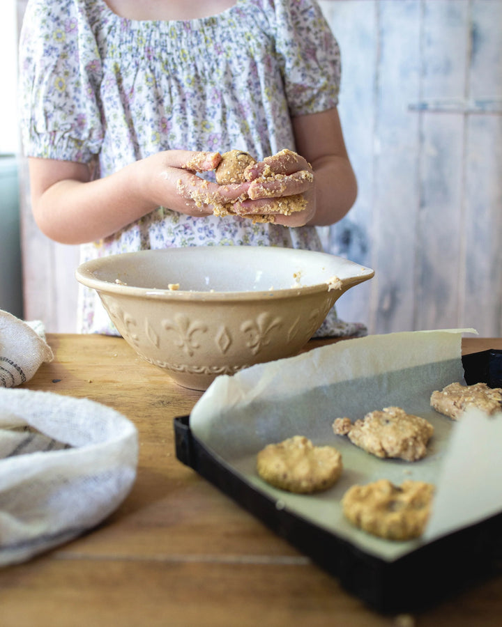 Gift Set Chocolate Chip Cookie Mix 300g , Tea Towel & Mini Wooden Spoon