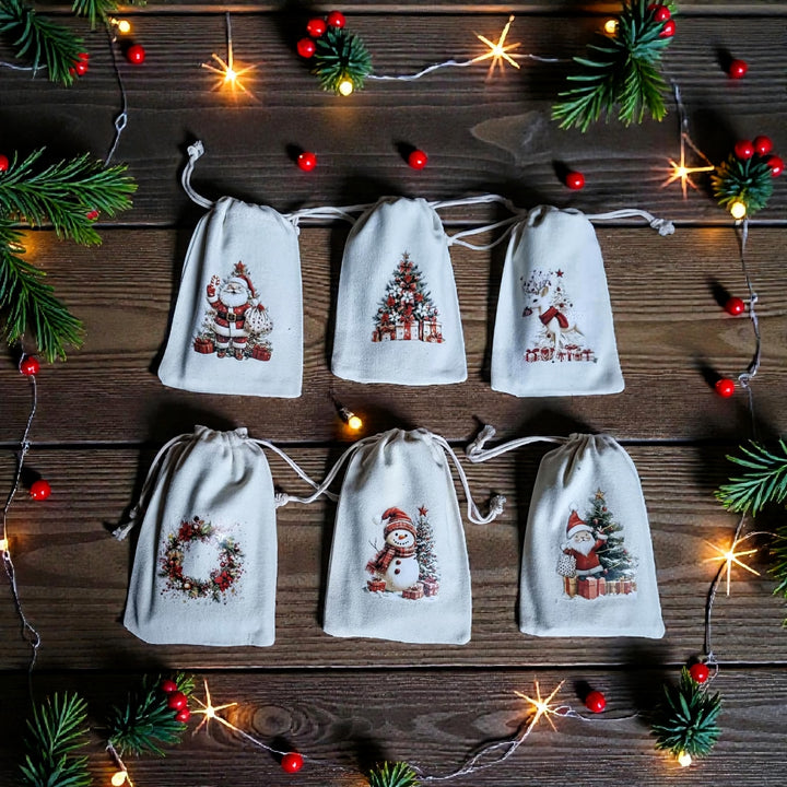 Traditional Christmas Gift Bag with 1  Mud Cake in a Mug + a Cute Spoon