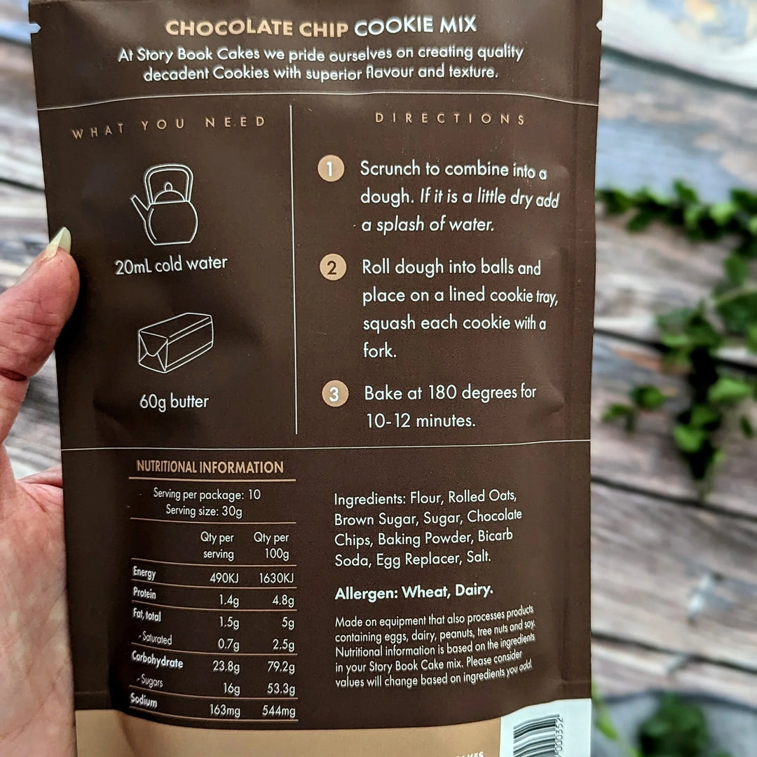 Gift Set Chocolate Chip Cookie Mix 300g , Tea Towel & Mini Wooden Spoon