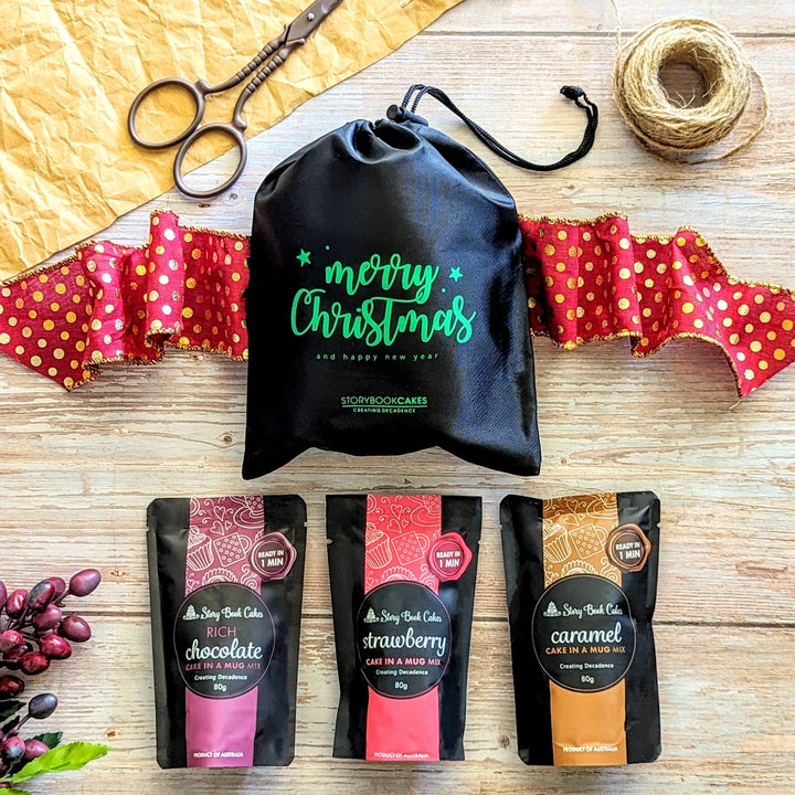 Merry Christmas Green gift bag with 3 x Mud Cake in a Mug