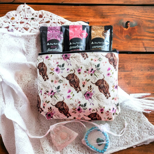 Highland Cow Gift Set - 3 x Mud Cake in a Mug, plus bracelet and heart