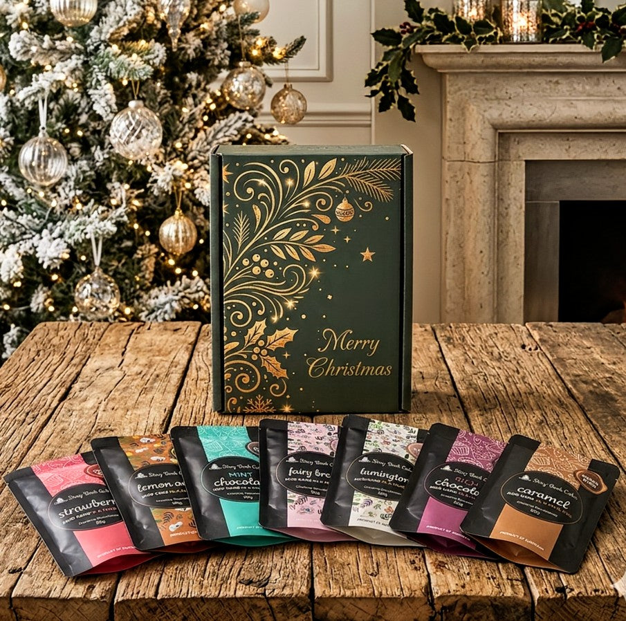 Filigree Gold Gift Box with 8 x Mud Cake in a Mug, hand pick your flavours
