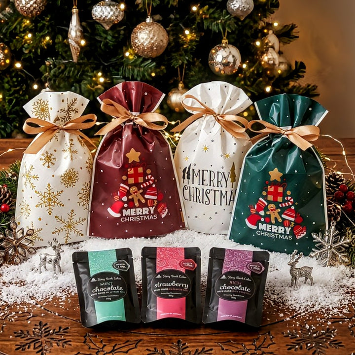 Christmas gift bag with Gold Bows and 3 x Mud Cake in a Mug